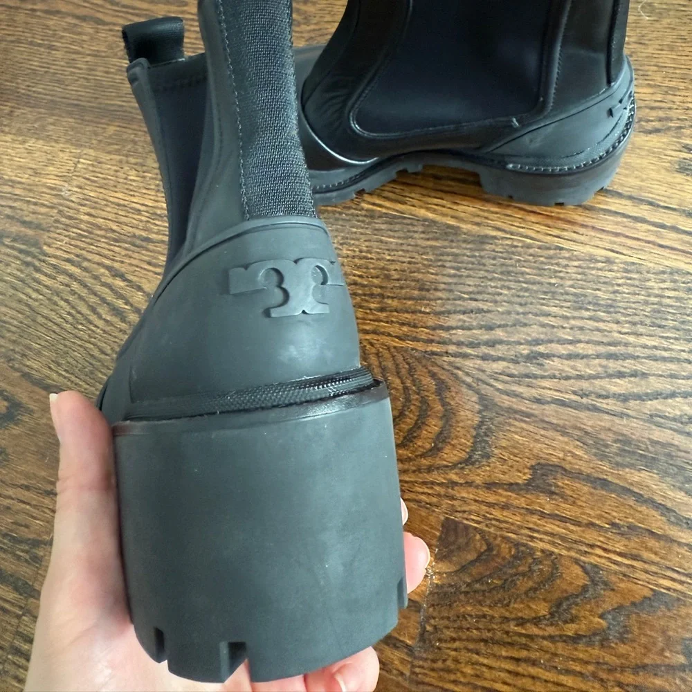 TORY BURCH Chelsea Lug Sole Ankle Boots Sz 8/8.5